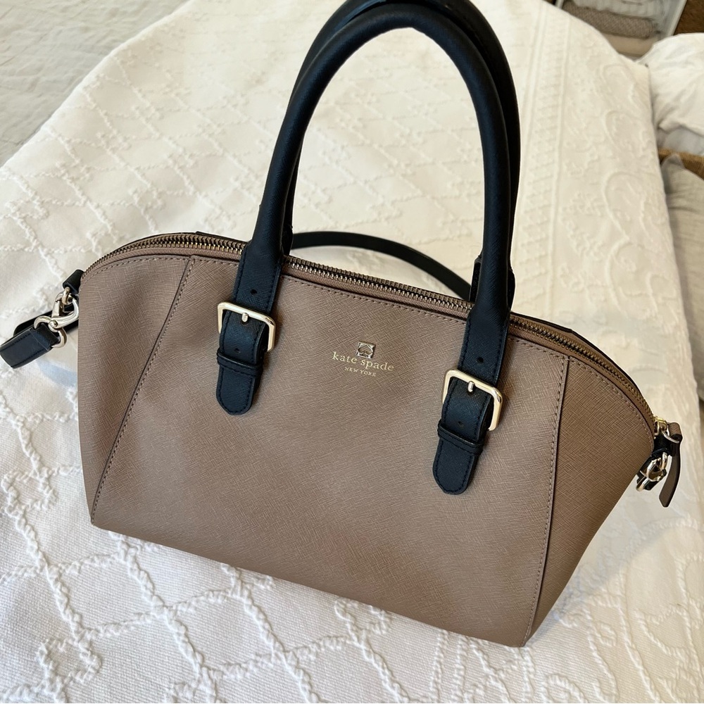 Kate Spade Cove Street Leather Colorblock Pippa Satchel, Dune/Black 🖤